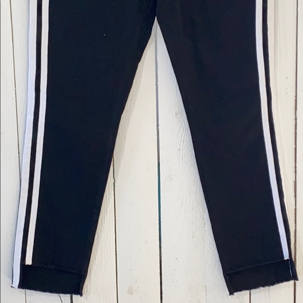 Signature Studio Pants - Picture 4 of 7